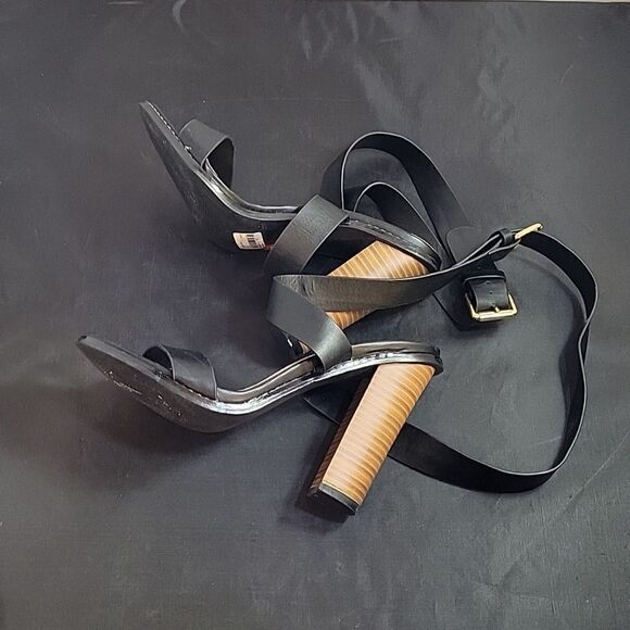 BRAND NEW LILIANA ANKLE STRAP POINTED TOE HIGH HEEL SANDAL - Picture 9 of 15